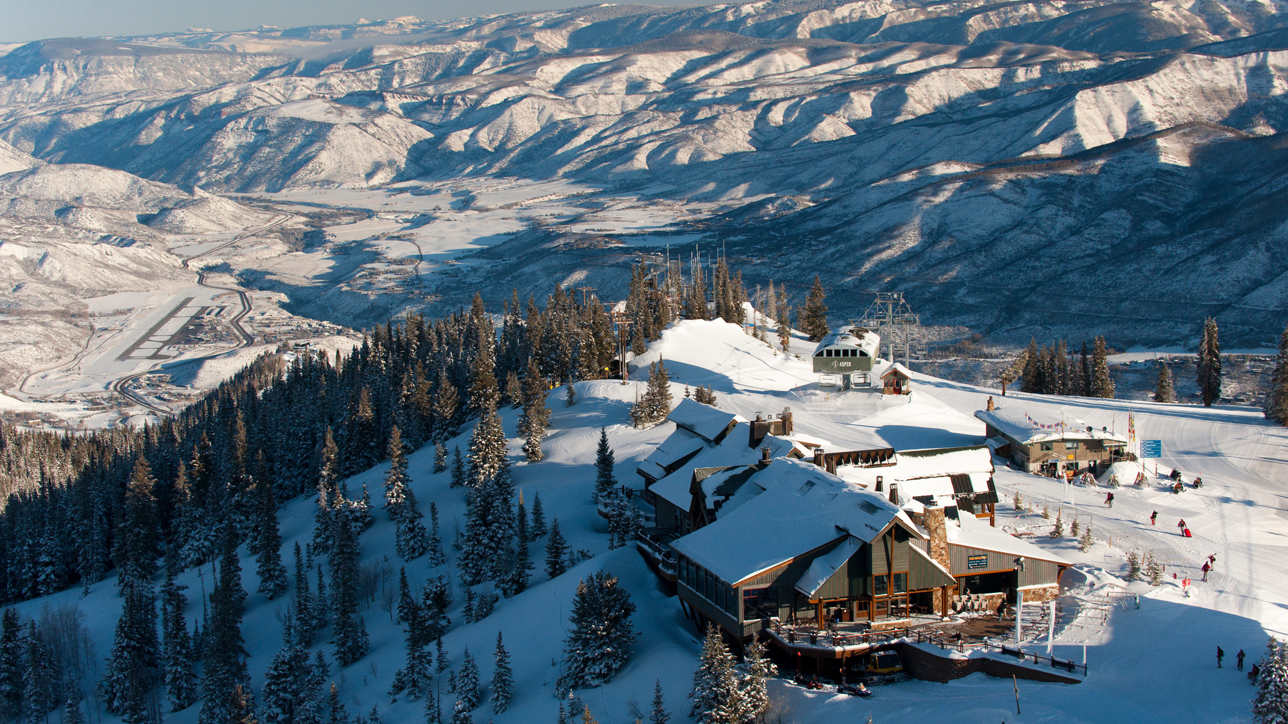 CCY Architects The Aspen Sundeck and attached private Mountain Club